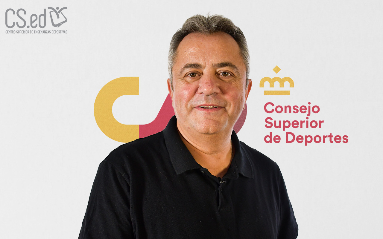 La imagen muestra a un hombre de mediana edad con camisa negra, sonriendo a la cámara. A su lado, un logotipo con las palabras "Consejo Superior de Deportes".