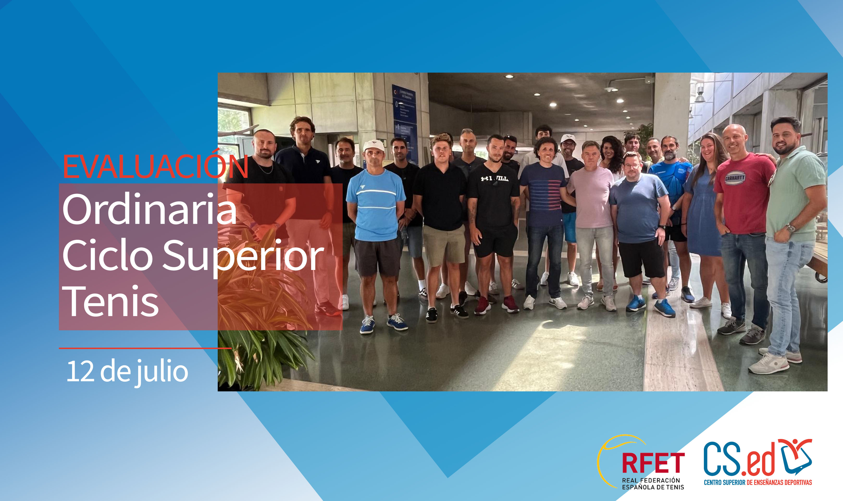 Se muestra la foto de grupo de los alumnos dl Ciclo Superior de Tenis, que han realizado la evaluación ordinaria del examen del CSED